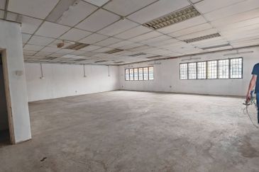 West Port, Pulau Indah