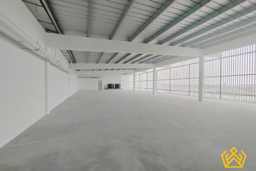 West Port, Pulau Indah