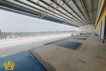 West Port, Pulau Indah