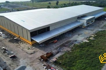 West Port, Pulau Indah