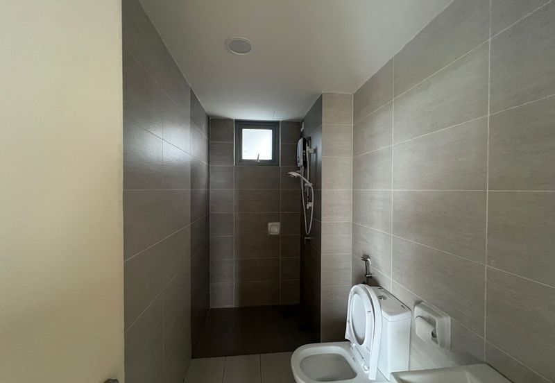 Adria Residence @ Gravit8