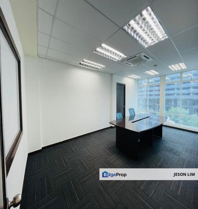 Skywalk I-City Shah Alam @Near LRT3 @Facing Main Road @Partial Furnished Third Floor Office 2,417sqft with Lift for Rent RM4psf, Selangor, Shah Alam