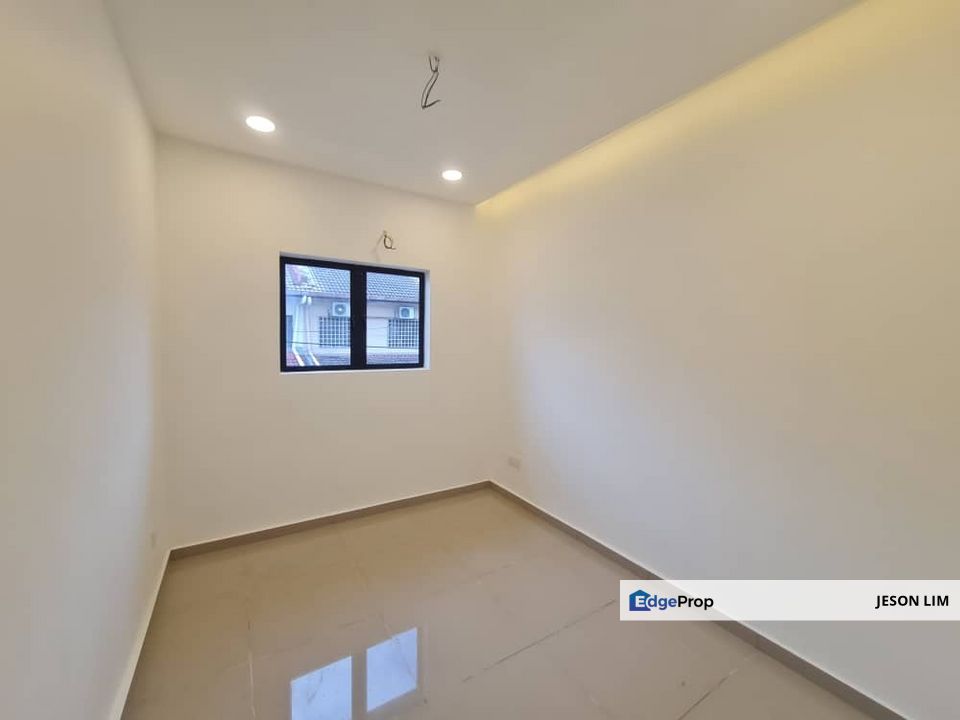 Klang Utama @Fully Renovated 2 Storey 5+1R3B 18X70 for Sell RM480k, Selangor, Klang