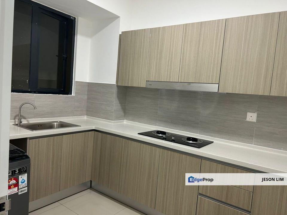 Gravit 8 Condo LRT3 @Fully Furnished 1,250sqft 3+1R2B 3Parking for Rent RM2,000, Selangor, Klang