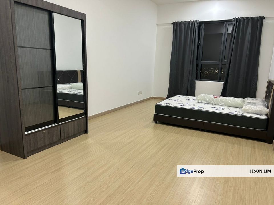 Gravit 8 Condo LRT3 @Fully Furnished 1,250sqft 3+1R2B 3Parking for Rent RM2,000, Selangor, Klang