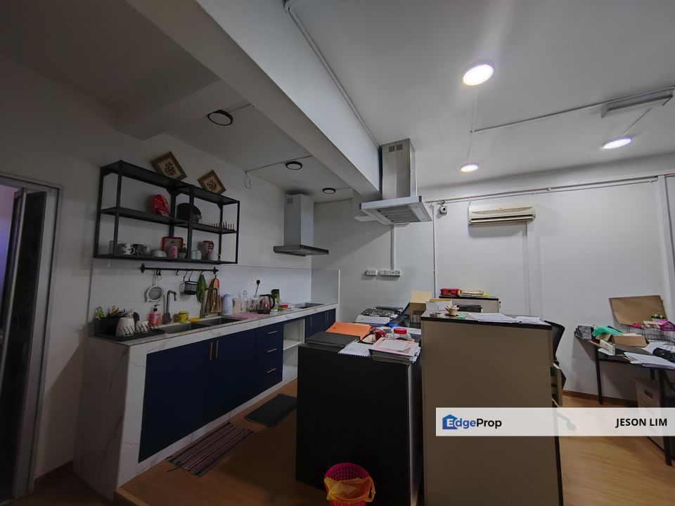 Bandar Puteri Klg @Partial Furnished First Floor Office 22X75 for Rent RM2,600, Selangor, Klang
