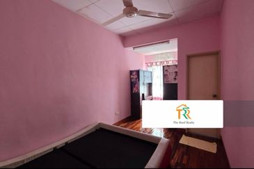 Gated Anggerik Aranda Kota Kemuning @Corner 2 Storey 5R3B Land Area 3200sqft for Sale RM1.2mil