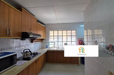 Gated Anggerik Aranda Kota Kemuning @Corner 2 Storey 5R3B Land Area 3200sqft for Sale RM1.2mil