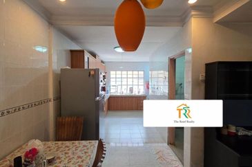 Gated Anggerik Aranda Kota Kemuning @Corner 2 Storey 5R3B Land Area 3200sqft for Sale RM1.2mil