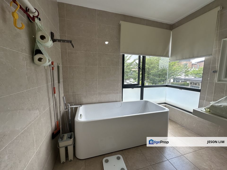 Kemuning Long Branch Residence @3 Storey Bungalow Partial Furnished 5+1R6B Builtup 4,940sqft for Sale RM2.68mils, Selangor, Kota Kemuning