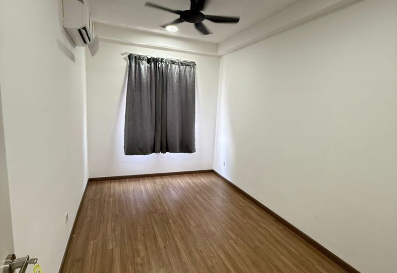 The Tresor @ Gravit 8 *