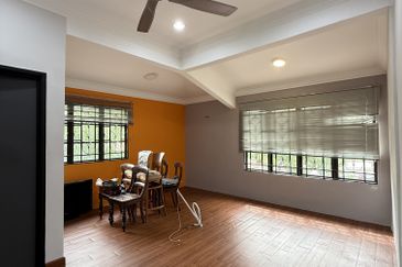 Gated Anggerik Aranda Kota Kemuning @Corner 2 Storey 4R3B Land Area 4400sqft for Sale RM1.2mil