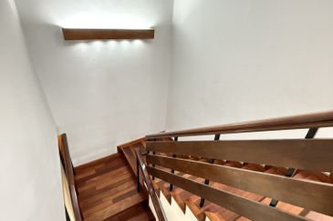 Gated Anggerik Aranda Kota Kemuning @Corner 2 Storey 4R3B Land Area 4400sqft for Sale RM1.2mil