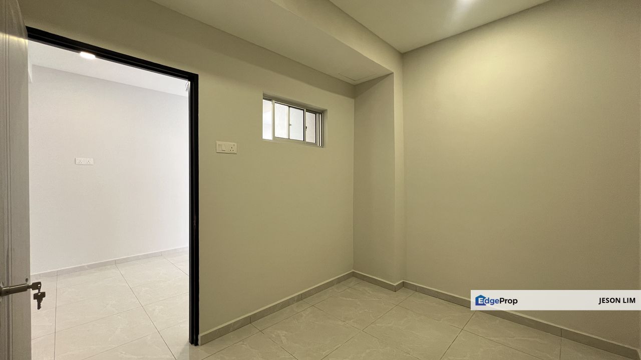 Puchong Utama @Fully Renovated 2 Storey 4R3B 18X60 for Sale RM645K, Selangor, Puchong