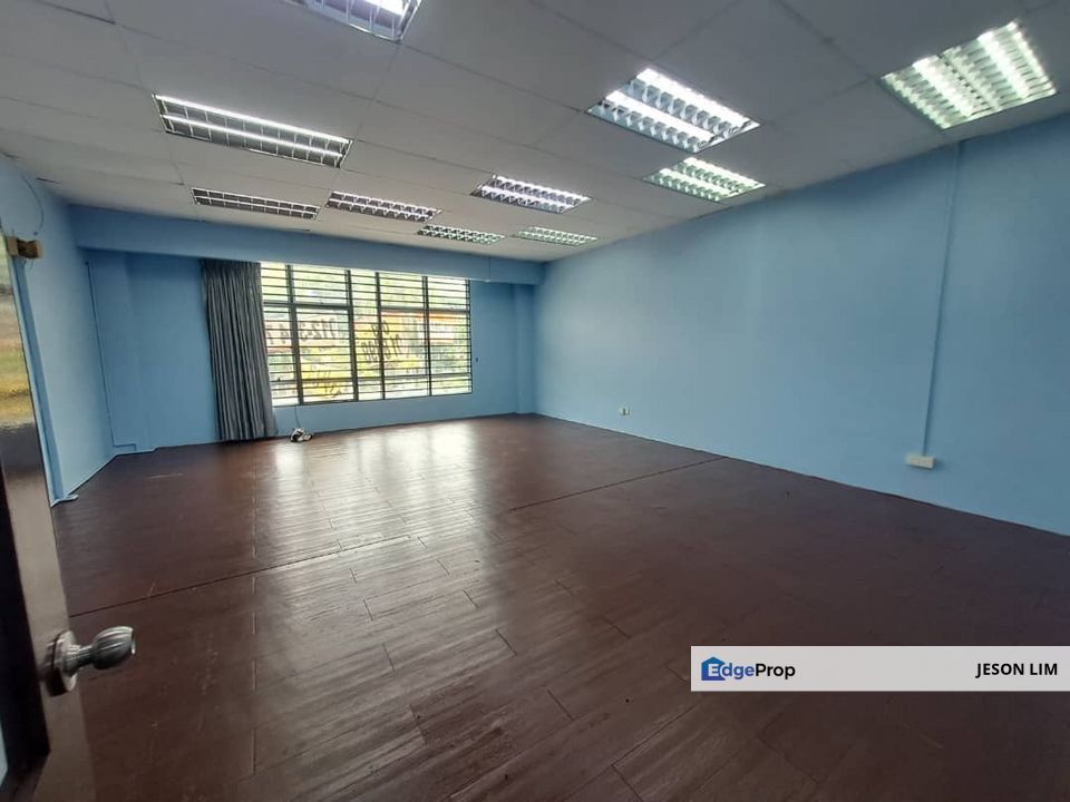 Bukit Tinggi 2 @Facing Main Road First Floor Office 22X75 for Rent RM2,800, Selangor, Klang