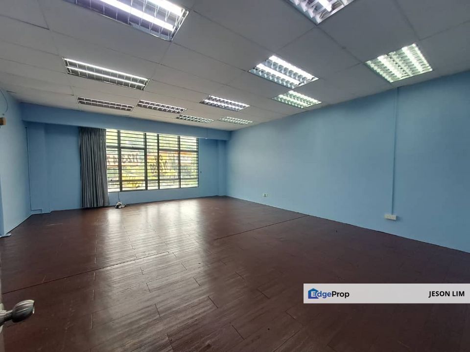Bukit Tinggi 2 @Facing Main Road First Floor Office 22X75 for Rent RM2,800, Selangor, Klang