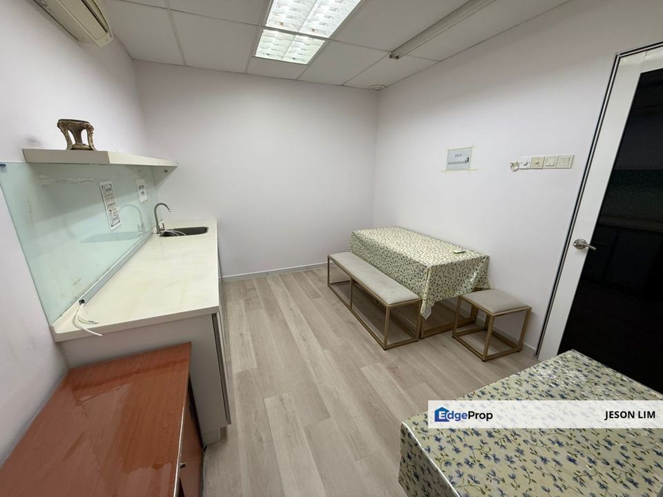 Facing Giant Bukit Tinggi @Fully Furnished Office Level 1 22X75 for Rent, Selangor, Klang