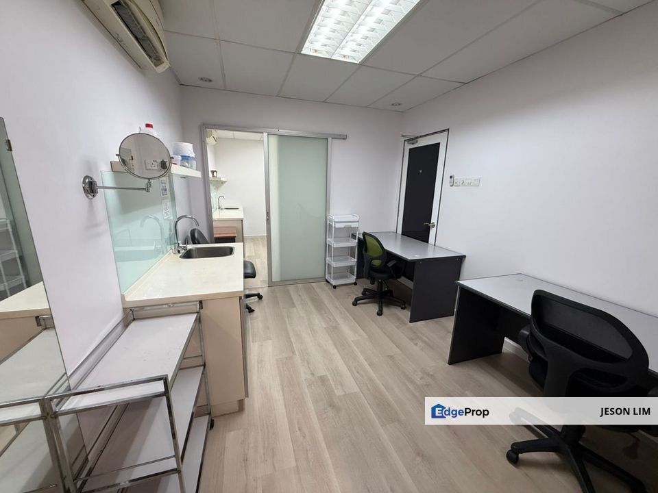 Facing Giant Bukit Tinggi @Fully Furnished Office Level 1 22X75 for Rent, Selangor, Klang