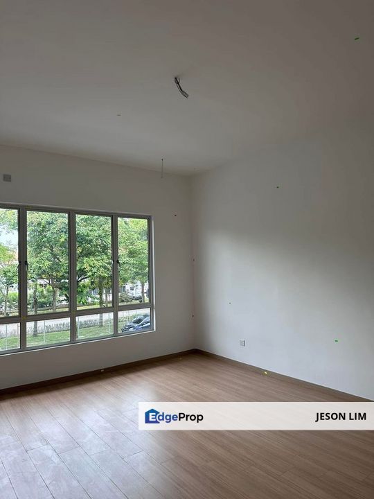 LRT 3 Bayuemas Klang @2 Storey 20X70 4R3B for Sale RM800k, Selangor, Klang