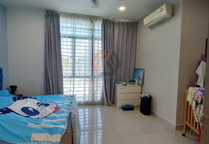 Rimbayu Scarlet @Gated 2 Sty 24X70 4R4B for Sale RM900k