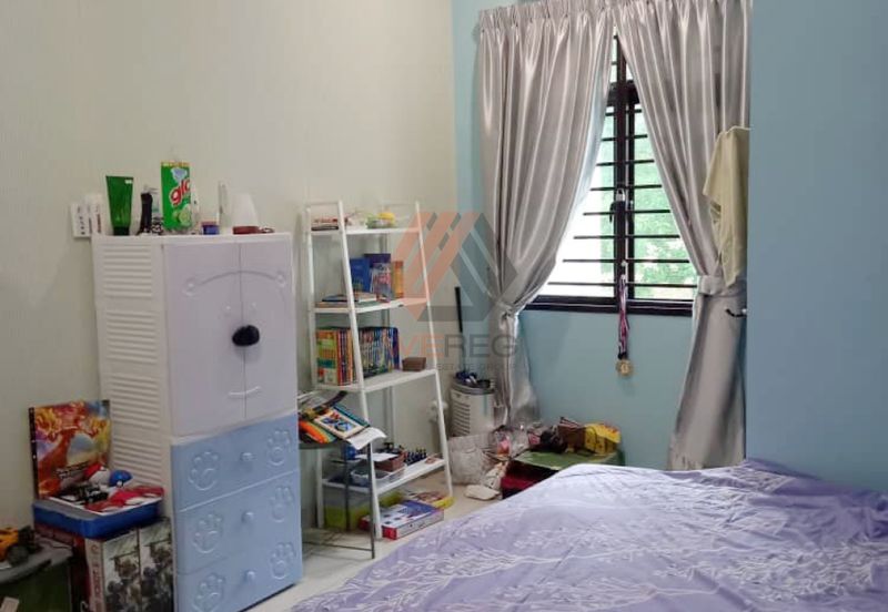 Rimbayu Scarlet @Gated 2 Sty 24X70 4R4B for Sale RM900k