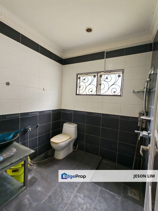 Bukit Tinggi 2 @Gated 2.5 Storey 22X75 4+1R3B Partial Furnished for Rent , Selangor, Klang