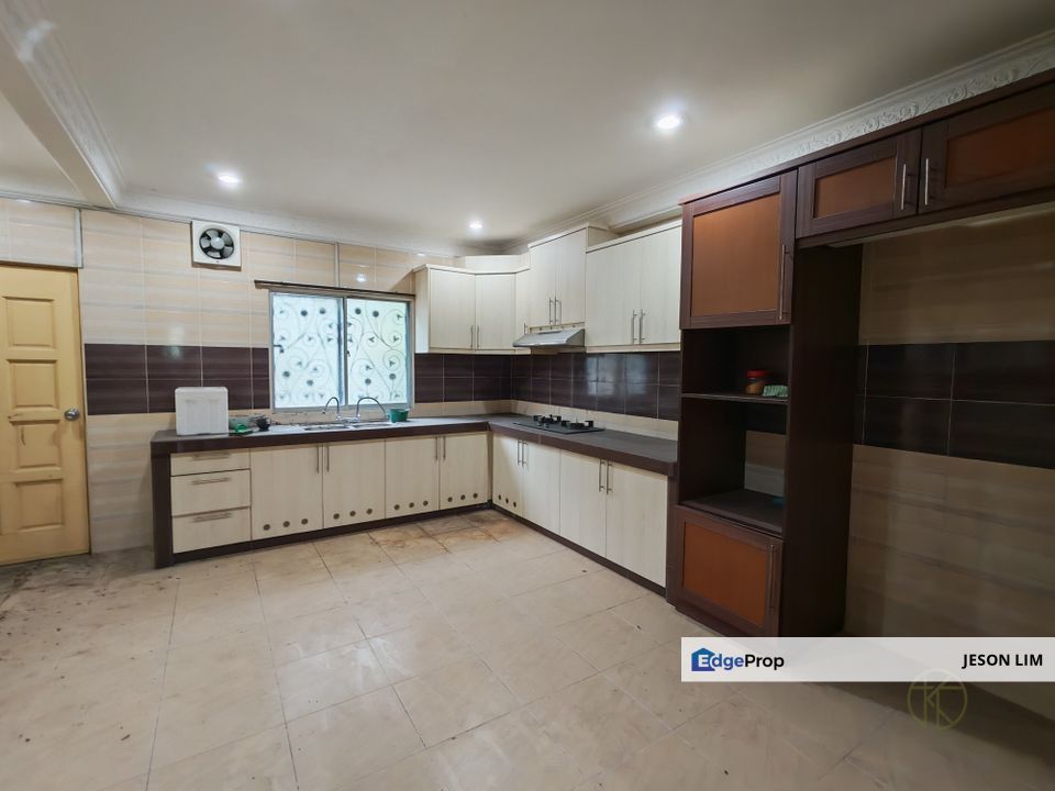 Bukit Tinggi 2 @Gated 2.5 Storey 22X75 4+1R3B Partial Furnished for Rent , Selangor, Klang