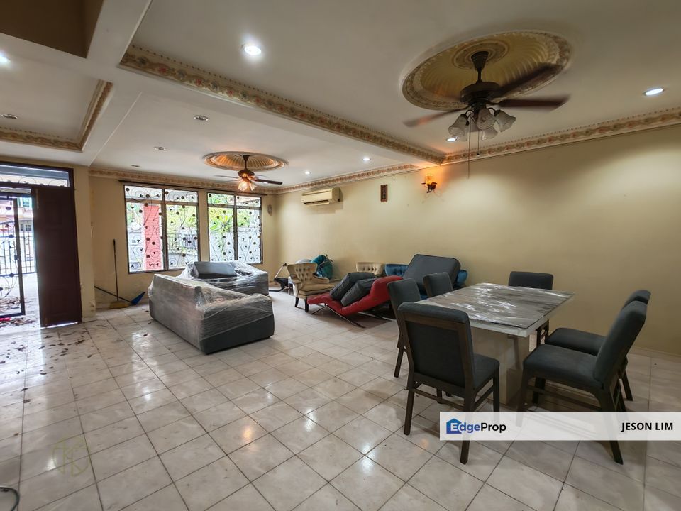 Bukit Tinggi 2 @Gated 2.5 Storey 22X75 4+1R3B Partial Furnished for Rent , Selangor, Klang