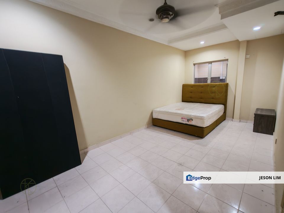 Bukit Tinggi 2 @Gated 2.5 Storey 22X75 4+1R3B Partial Furnished for Rent , Selangor, Klang
