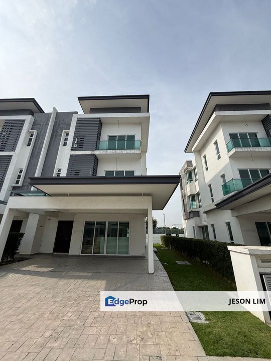 Laman Vista Alam Bukit Raja @Gated & Back Facing Lake 3 Sty Semi-D 40X90 6+1R7B for Sale, Selangor, Bandar Bukit Raja