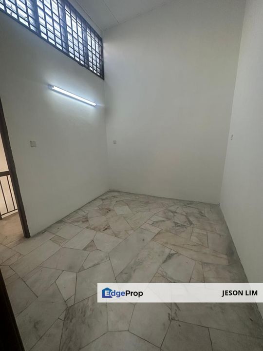 Sentosa Klang Laksamana @2 Storey 18X60 fot Sale, Selangor, Klang