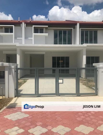 LRT 3 Kota Bayuemas Gated Double Storey 4B3B 22X80 for Sale RM840k , Selangor, Klang