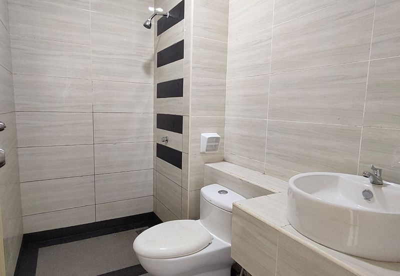 D'Summit Residences @ Kempas Utama