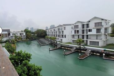 Emerald Bay @ Puteri harbour