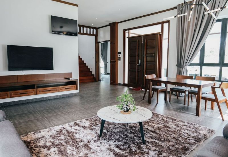 The Country Residency