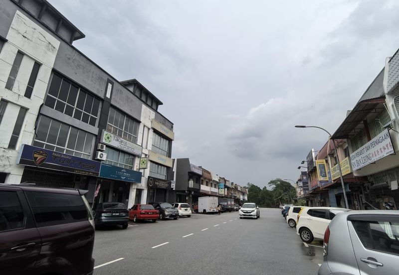 Jalan Tampoi