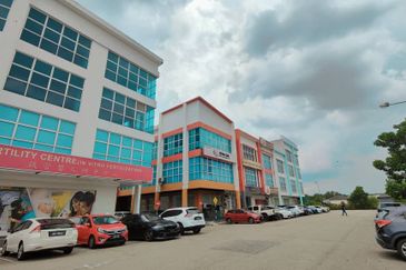 Taman Mount Austin Commercial