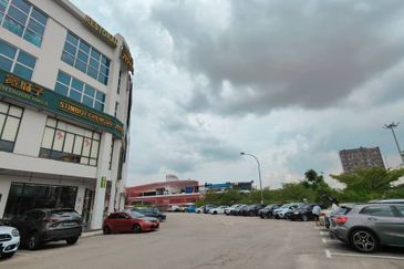 Taman Mount Austin Commercial