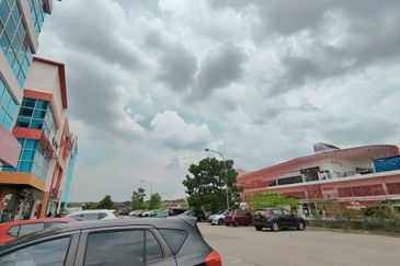 Taman Mount Austin Commercial