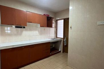 Prima Regency (Dorchester Court)