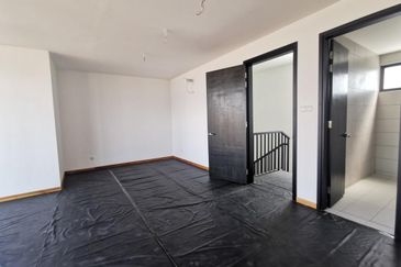 Senibong Cove Waterway Residences