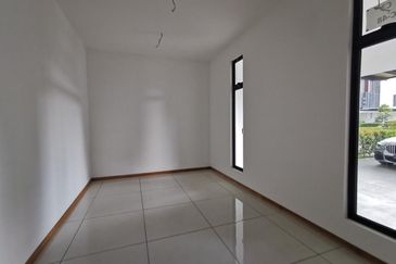 Senibong Cove Waterway Residences