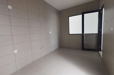 Senibong Cove Waterway Residences