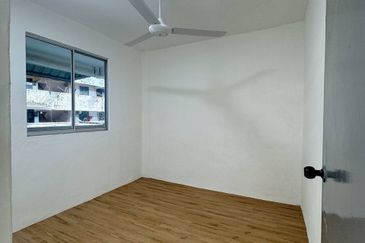 Flat Taman Ungku Tun Aminah