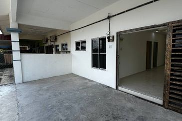 Batu Pahat｜Taman Putera Indah｜Jalan Putera Indah｜1-Storey Terrace｜Renovated