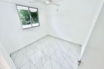 Flat Taman Ungku Tun Aminah