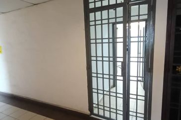 Prima Regency (Savoy Court)