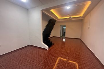 Kluang｜Taman Kg Majid｜Jalan Kg Majid｜2-Storey Terrace｜Renovated