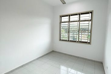 Taman Suria, Simpang Renggam