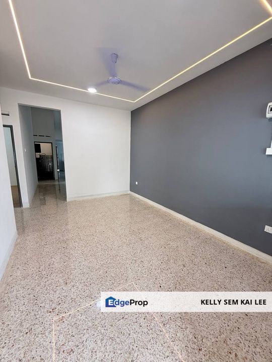 Masai｜Taman Rinting｜Jalan Cendana｜1-Storey End Lot｜Renovated, Johor, Masai